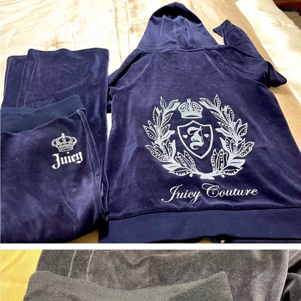 Juicy couture tracksuit size M fits like a M/L